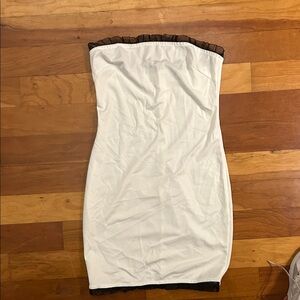 Elegant White Strapless Dress